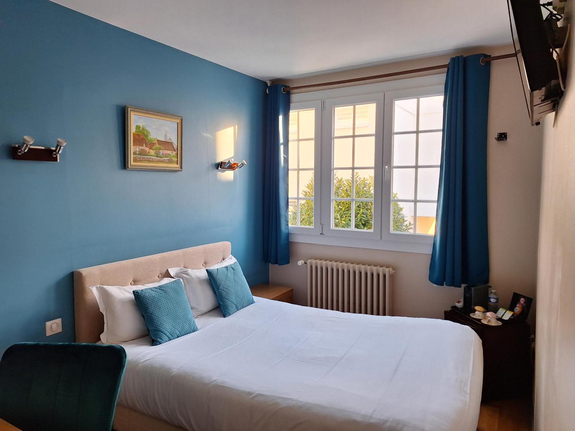 Hotel De Charme La Bonne Adresse - Logis Hotels Гавр Экстерьер фото