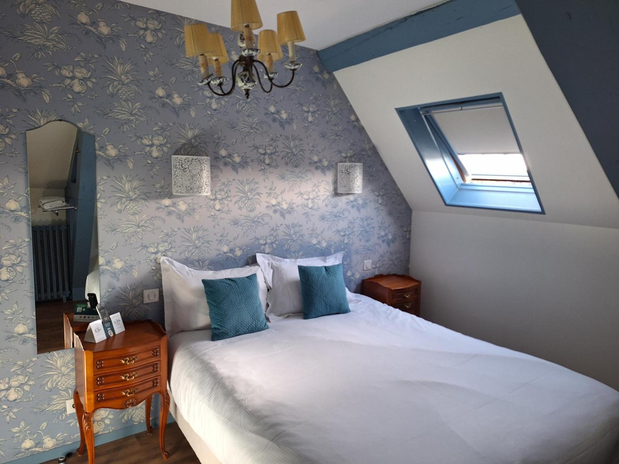 Hotel De Charme La Bonne Adresse - Logis Hotels Гавр Экстерьер фото