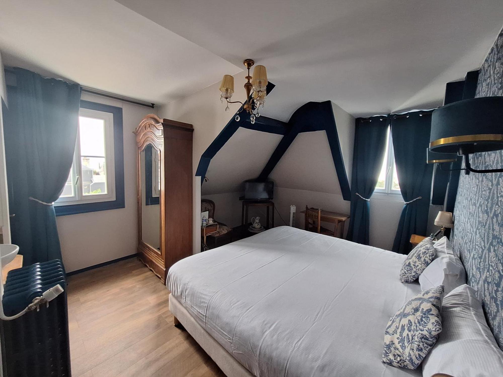Hotel De Charme La Bonne Adresse - Logis Hotels Гавр Экстерьер фото