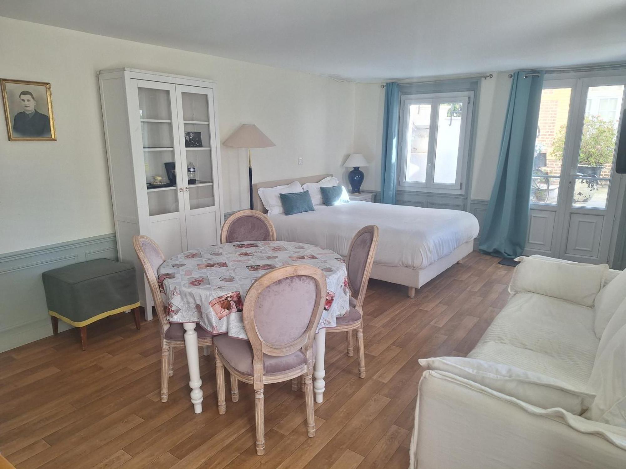 Hotel De Charme La Bonne Adresse - Logis Hotels Гавр Экстерьер фото